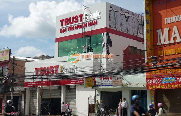 thi công biển quảng cáo